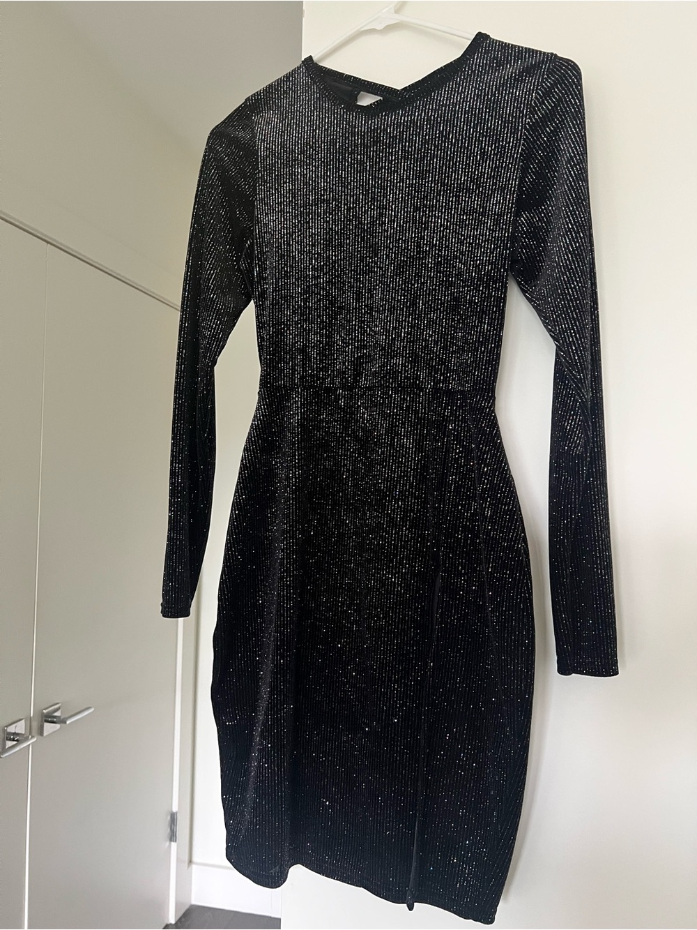 Black Long-Sleeve Sparkle Bodycon Dress